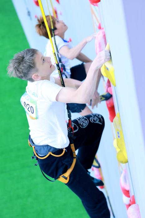 中国选手包揽亚少赛41枚奖牌 眉山攀岩中心创世