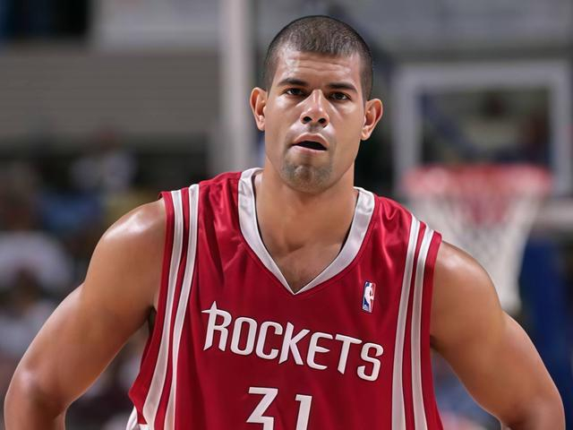 从蝙蝠侠到人生赢家：巴蒂尔的篮球传奇与财富