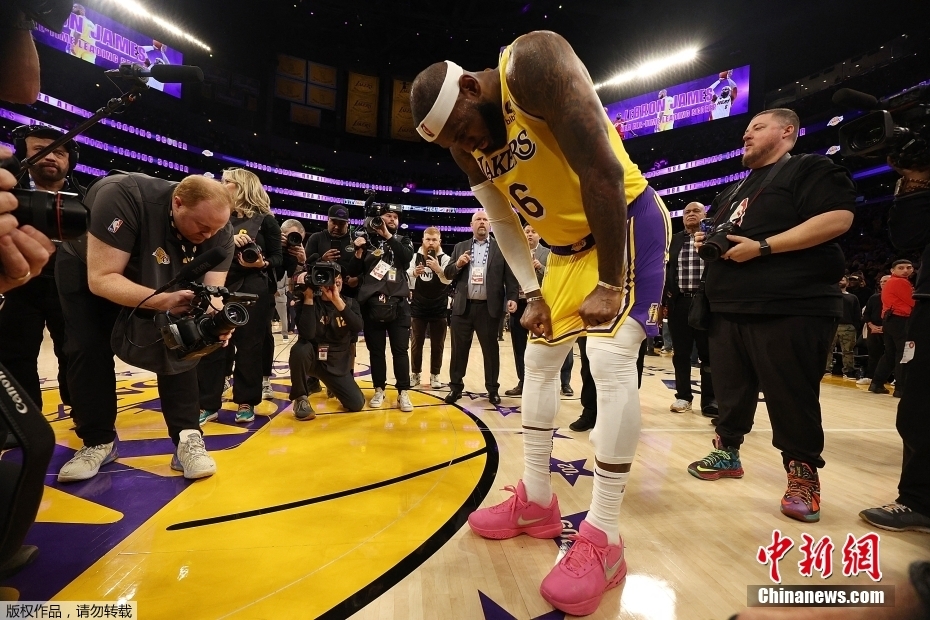 詹姆斯生涯总得分超贾巴尔登顶历史得分王